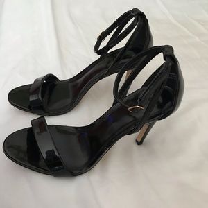 Elegant Black Strappy Heels🖤